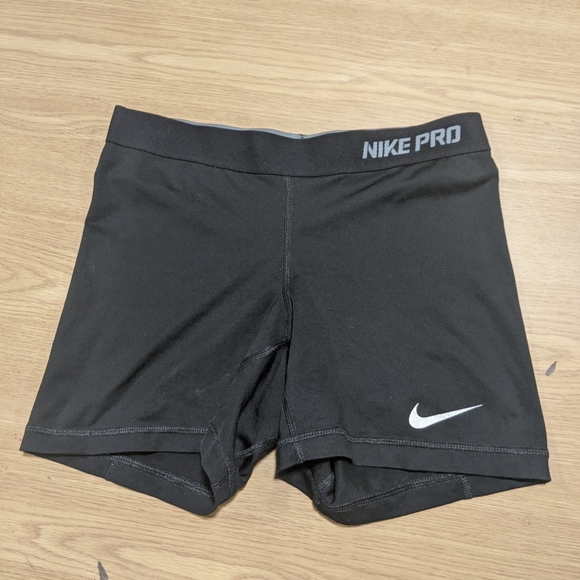 *CHARITY FUNDRAISER* Nike small stretch short shorts size small - Picture 7 of 7